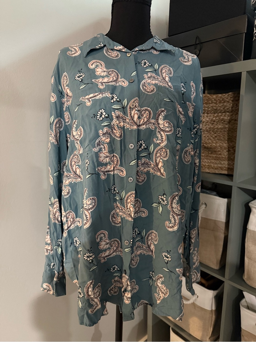 Loft Teal Paisley-Print Button-Down Shirt size L